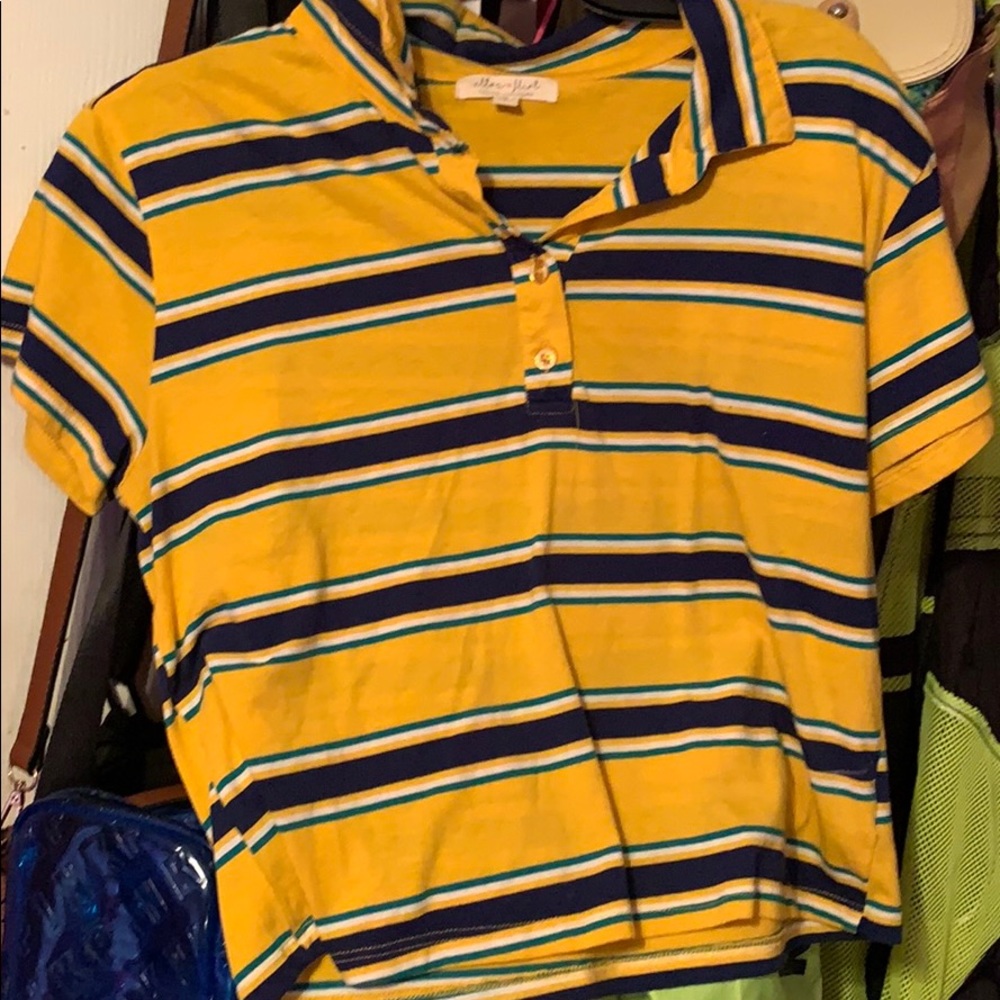 A cute crop top shirt